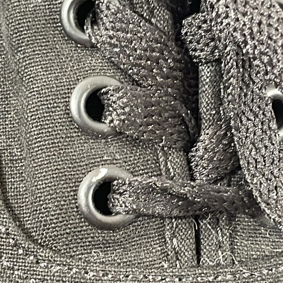 VANS Authentic Lace Low Top Skateboard Shoes All Black 721565 Sneakers M6 / W7.5 - Picture 4 of 13